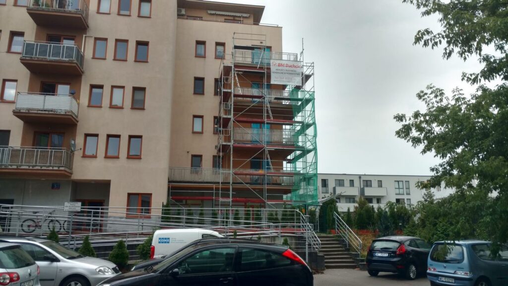 Naprawa elewacji i balkonów bloku na Łukociewskiego.