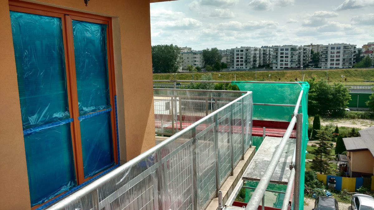 Naprawa elewacji i balkonów bloku na Łukociewskiego.