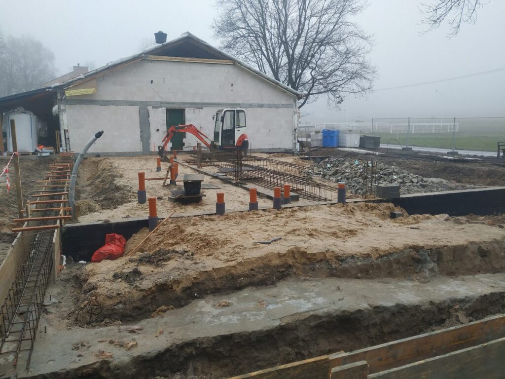 Budowa hostelu. Generalny wykonawca firma BM Buchcic.