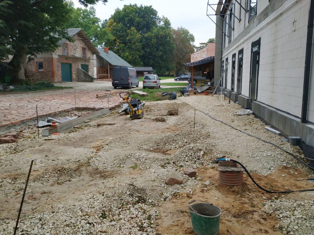 Budowa hostelu. Generalny wykonawca firma BM Buchcic.