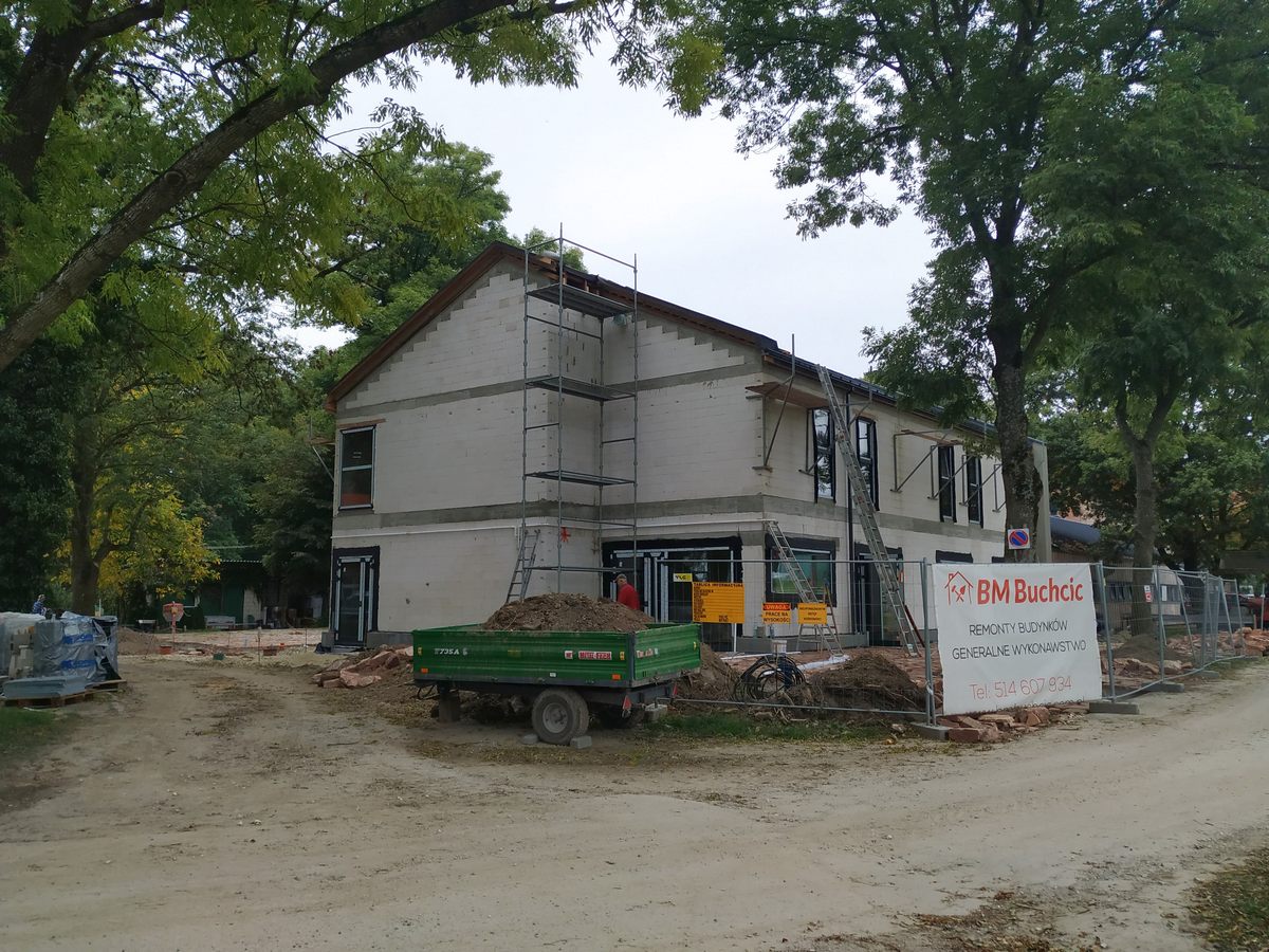 Budowa hostelu. Generalny wykonawca firma BM Buchcic.