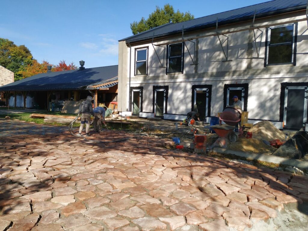 Budowa hostelu. Generalny wykonawca firma BM Buchcic.