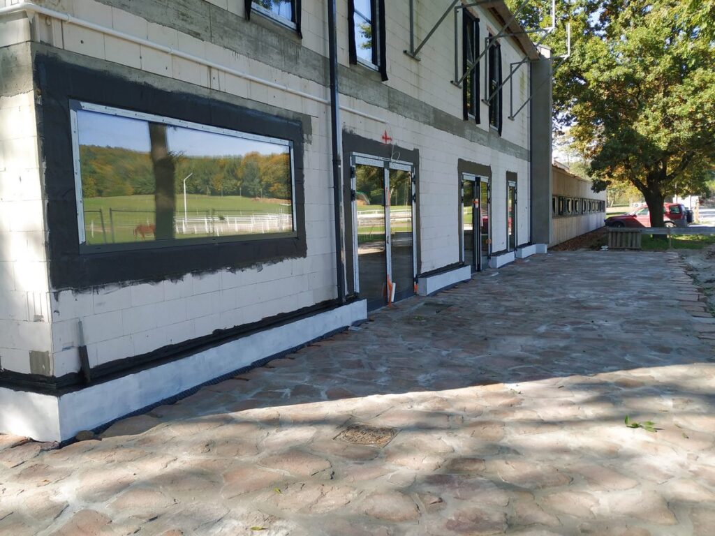 Budowa hostelu. Generalny wykonawca firma BM Buchcic.