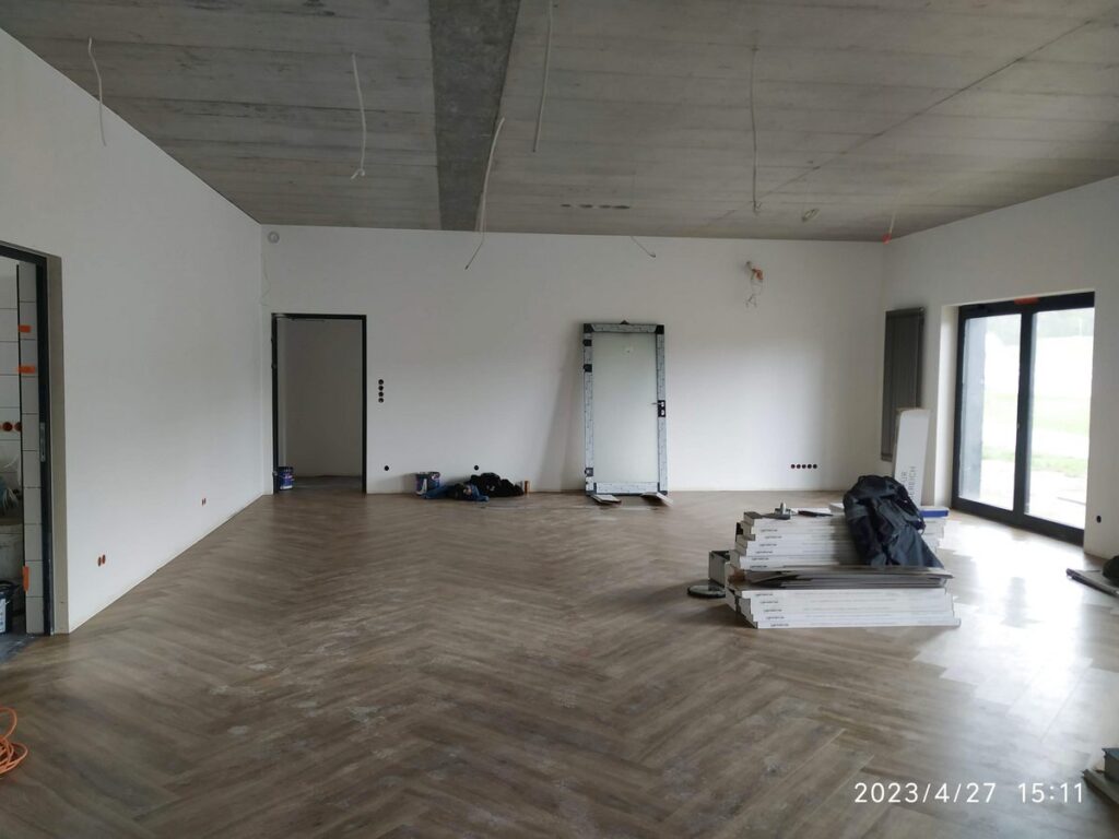 Budowa hostelu. Generalny wykonawca firma BM Buchcic.