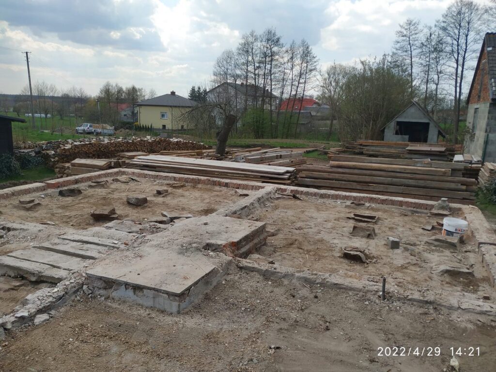 Rozbiórki i wyburzenia. Prace wykonywane przez firmę BM Buchcic.