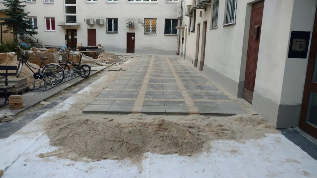 Uszczelnienie patio na ul. Chopina. Prace wykonała firma BM Buchcic.