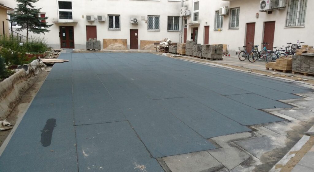 Uszczelnienie patio na ul. Chopina. Prace wykonała firma BM Buchcic.